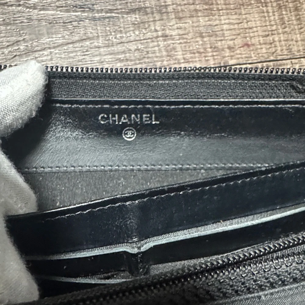 CHANEL Black Leather Zip around Wallet - Picture 6 of 16
